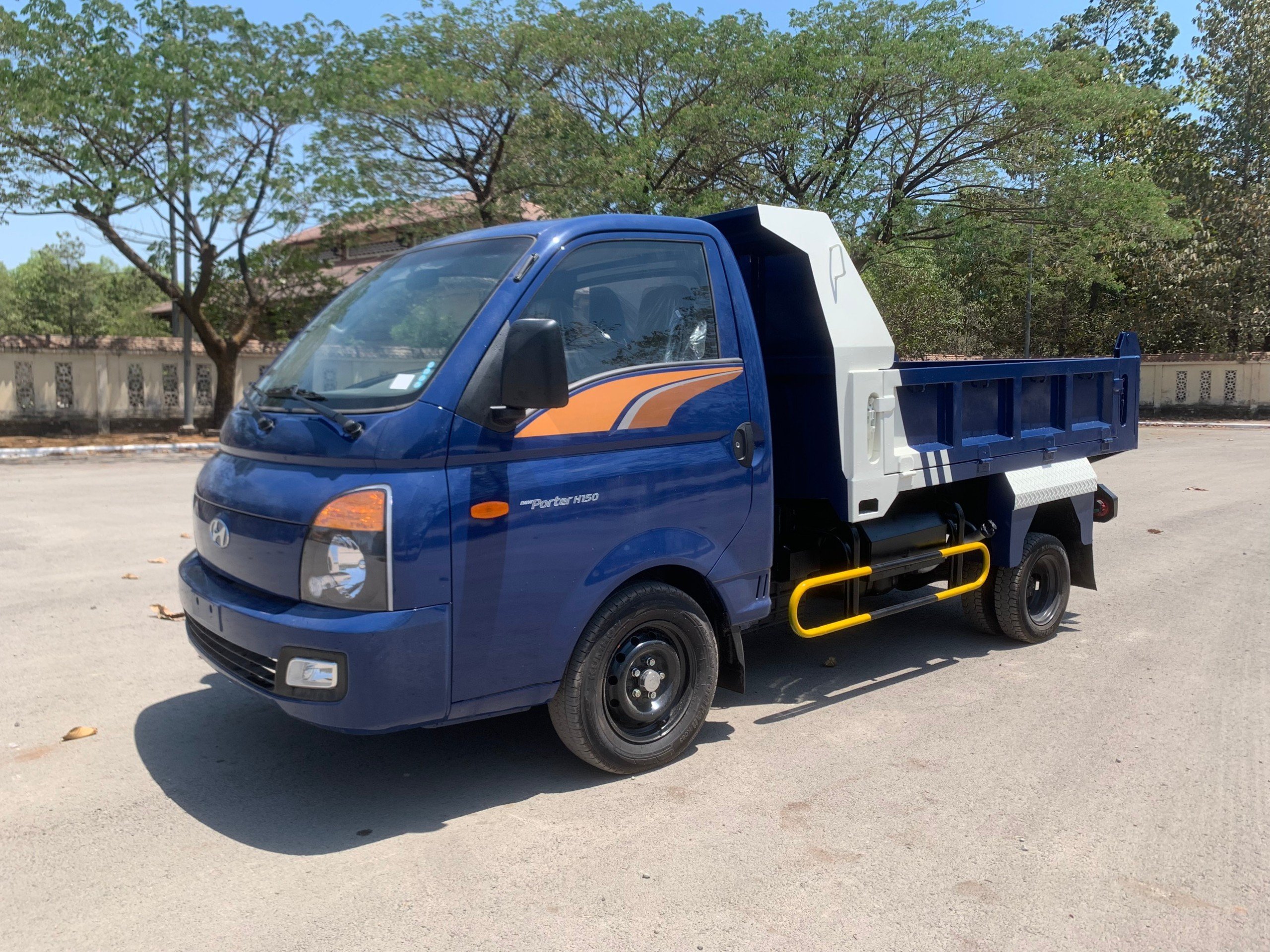 HYUNDAI H150 BEN 1,3TẤN10