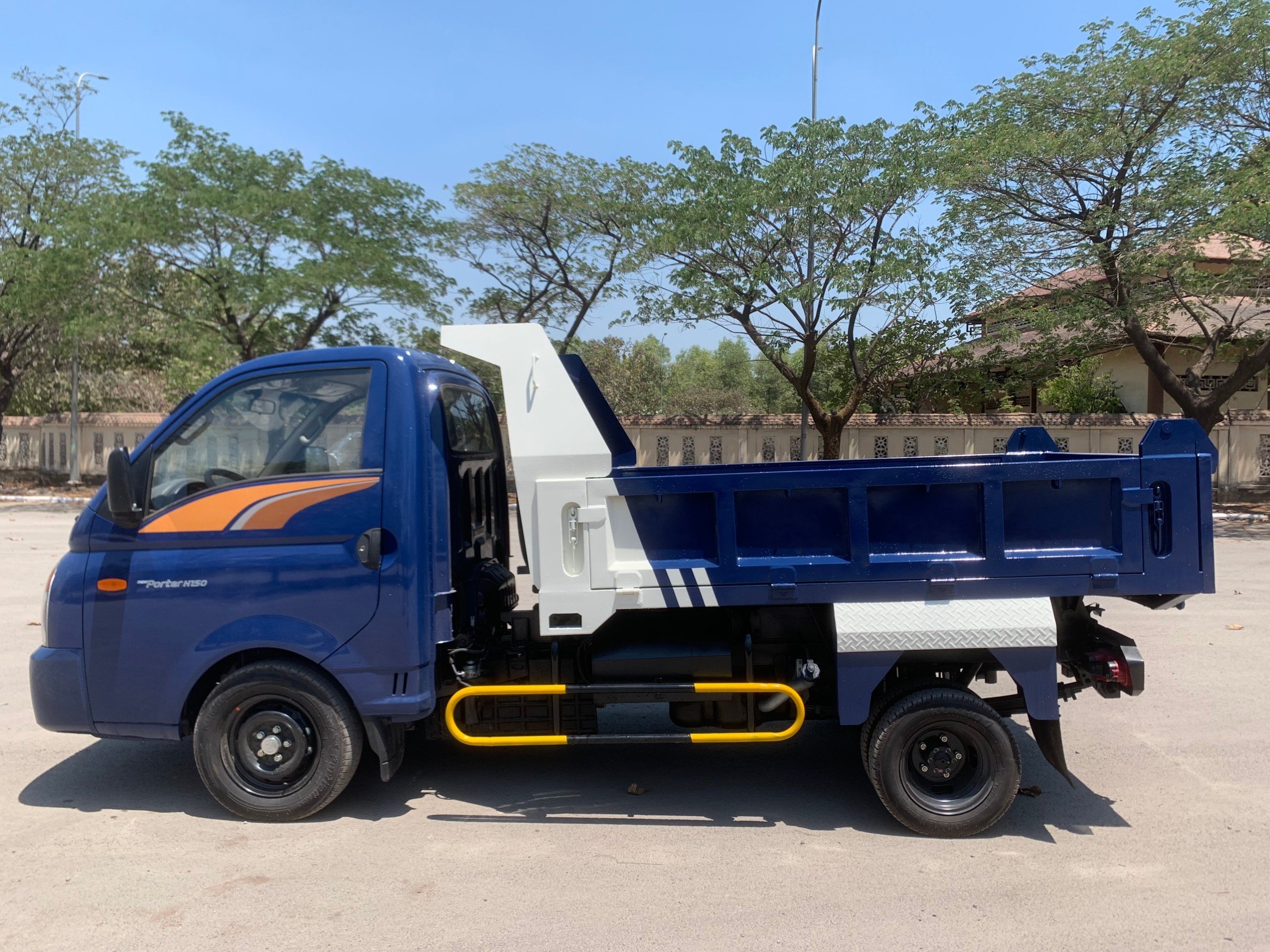 HYUNDAI H150 BEN 1,3TẤN3