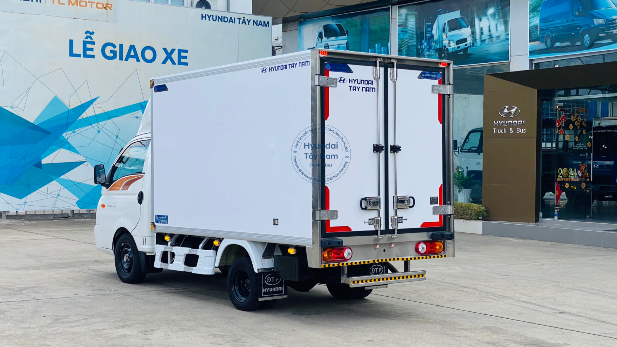 HYUNDAI PORTER H150 Thùng Bảo Ôn2