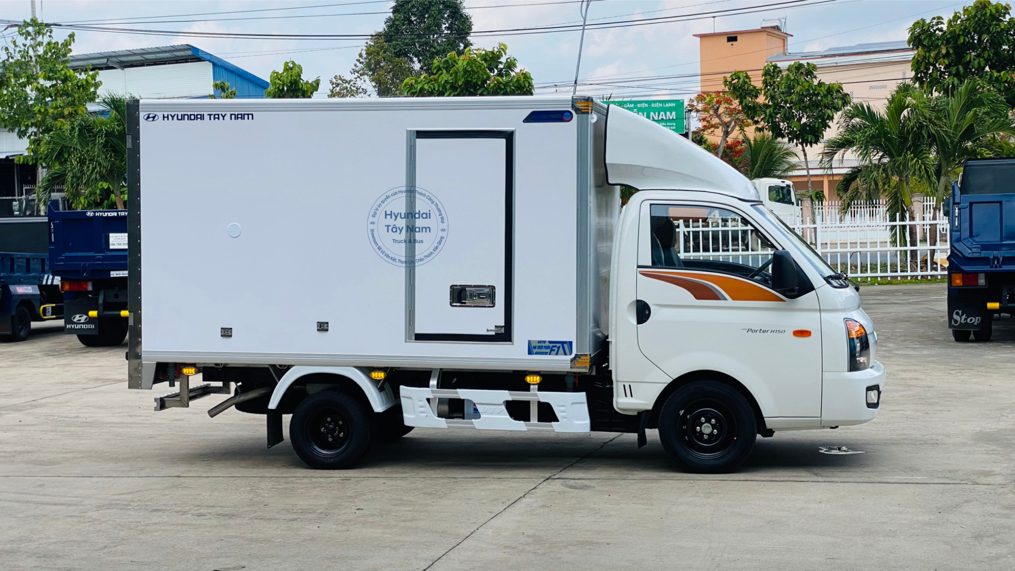 HYUNDAI PORTER H150 Thùng Bảo Ôn13