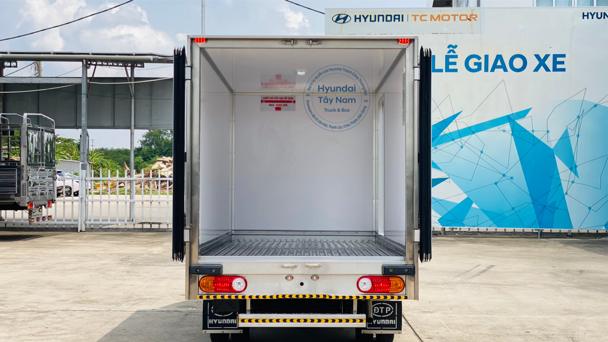 HYUNDAI PORTER H150 Thùng Bảo Ôn12