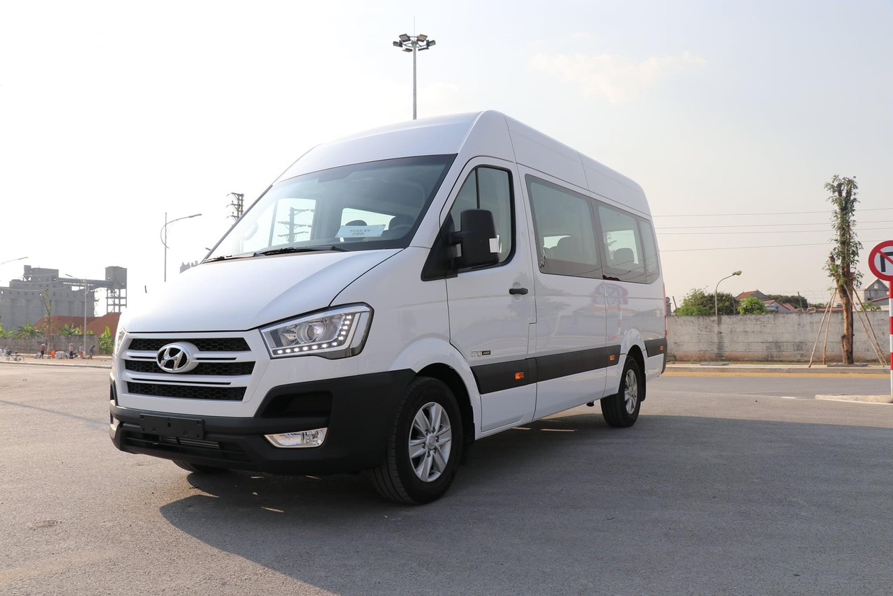 HYUNDAI SOLATI - 16 Chỗ15